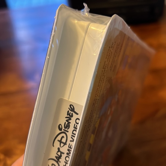 Sealed - Oliver and Company VHS Disney Movie - Brand New - Picture 5 of 7